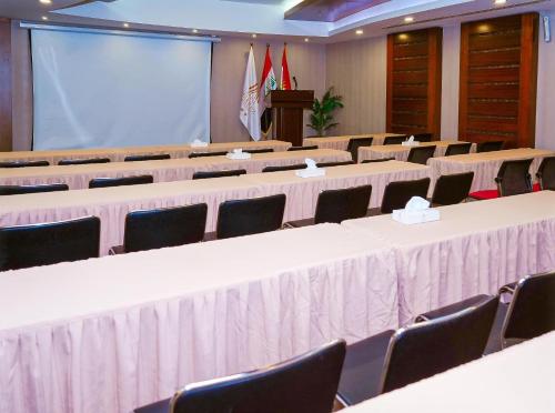 Der Geschäftsbereich oder Konferenzraum in der Unterkunft Erbil Quartz Hotel
