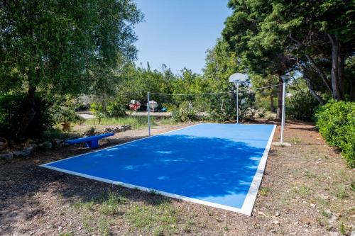 Con terraza con campo fútbol, pin pong con Parking