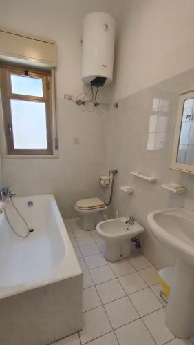 Bilik mandi di Casa Aranci