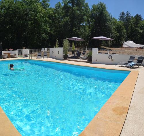 Πισίνα στο ή κοντά στο Dordogne Glamping & Camping
