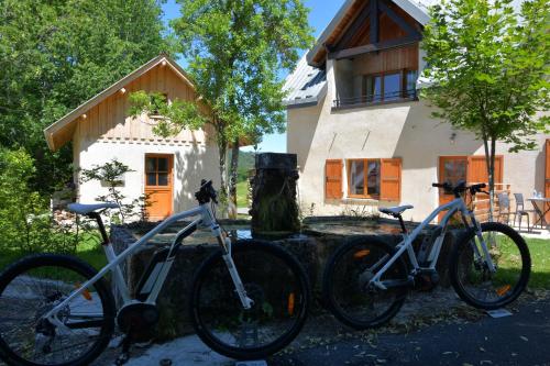Montar en bicicleta en Val Lachard o alrededores