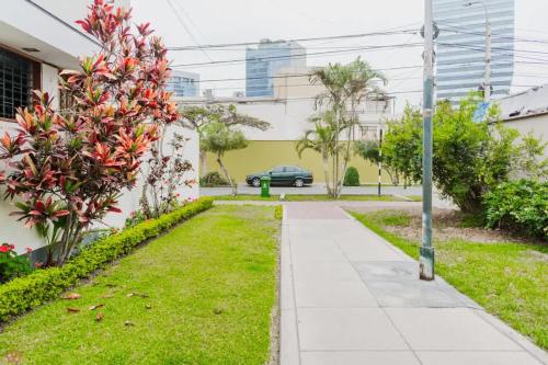 Jardín al aire libre en Elegant 3BR Tranquil Vibe in San Isidro