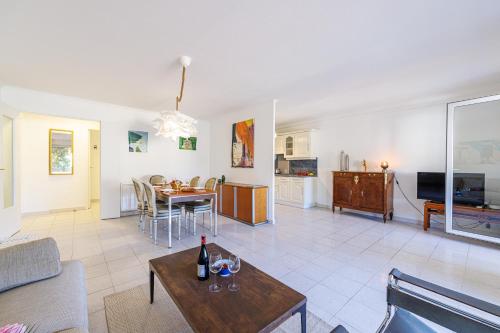 FEEL HOME - CAIS De PIERLAS