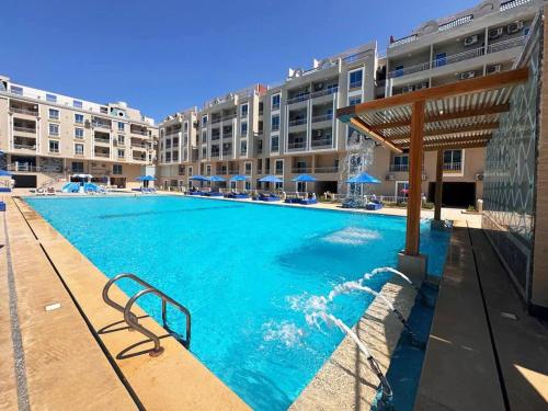 Hurghada Hub 1-BR with Pool & Aqua Park