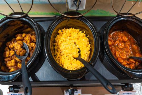 Makanan di atau berdekatan inn ini