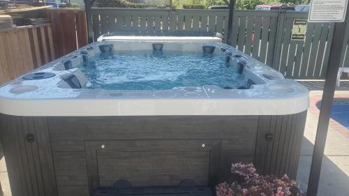 a jacuzziificialificialificialificialificialificialificialificialificialificialificial at Fidalgo Country Inn in Anacortes