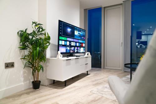 Modern 2 Bed Penthouse with Stunning views in Manchester City Center photo 23