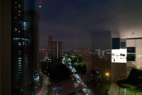 Modern 2 Bed Penthouse with Stunning views in Manchester City Center photo 22
