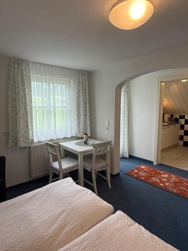 Ένα ή περισσότερα κρεβάτια σε δωμάτιο στο Neues Boutique Studio - Apartment mit Bergblick und Balkon in Ramsau - Sommercard inklusive