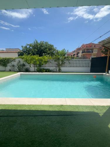 Bazén v ubytování Sol playa piscina nebo v jeho okolí