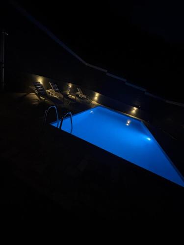 Πισίνα στο ή κοντά στο Apartman Orahovčić