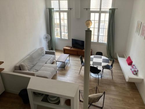 Appartement rénové plein centre