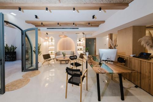 TV a/nebo společenská místnost v ubytování Evexia boutique hotel & Spa