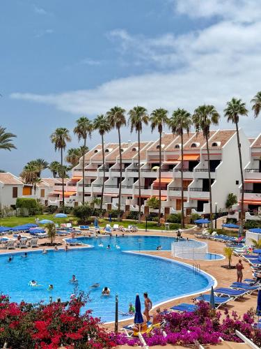 Parque Santiago II - modern studio Las Americas - heated pool, 250m to the beach