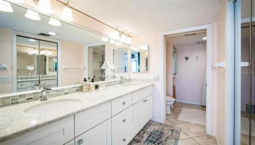 Ένα μπάνιο στο Perfect blend of comfort at Regatta Point
