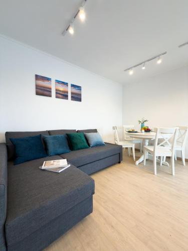 107 - Beachside Renovated 1BR apt 5 min from Beach