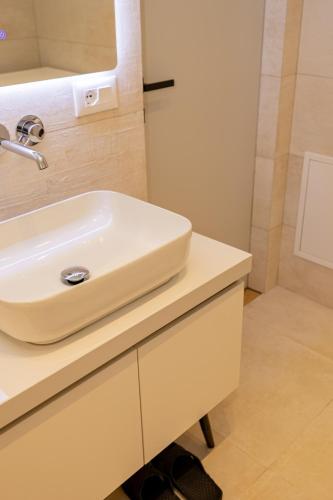 Ένα μπάνιο στο Infinity Apartments