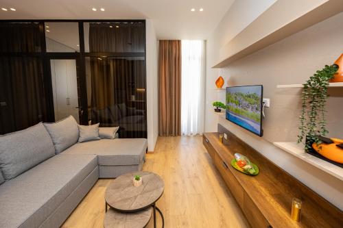 Χώρος καθιστικού στο Infinity Apartments