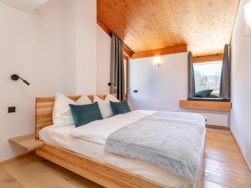 Una cama o camas en una habitación de Im Wald