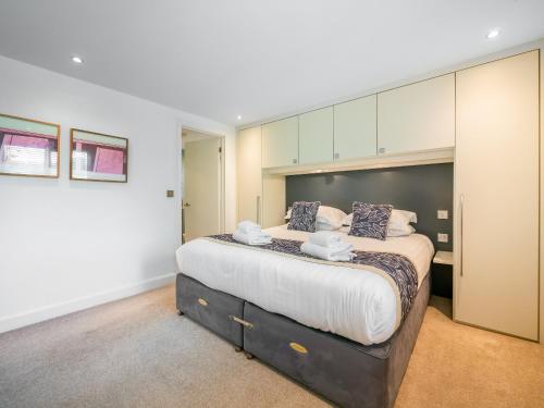 Cama o camas de una habitación en Villa Gallery- 27073