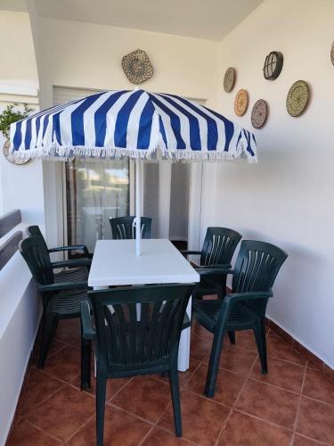 アシラにあるBERALMAR RESIDENCE Privée en terrasse rez-de-jardin pied dans l'eau Chez FAOUZIAのギャラリーの写真
