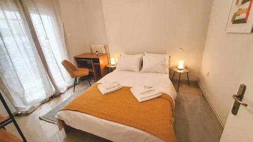 Polyxeni's apartment