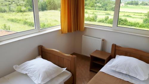 Lova arba lovos apgyvendinimo įstaigoje Motel Janković
