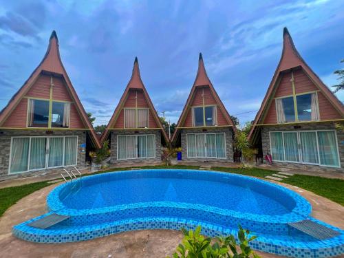 Πισίνα στο ή κοντά στο Bali Villa Kampot Resort