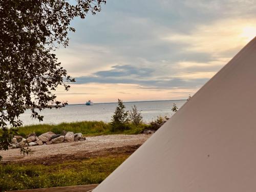 Gallery image of Private Sunset Off-grid tent with outdoor wc and cold shower in Virtsu