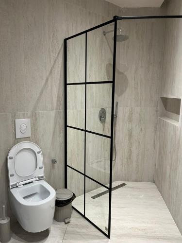 Ένα μπάνιο στο Emera Apartments