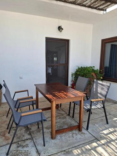 Gambar di galeri bagi The house on the hill di Sitia