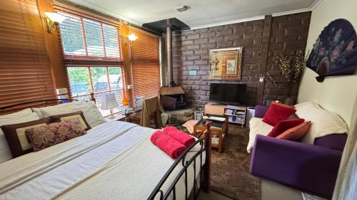 Gambar di galeri bagi BEAUTIFUL RETREAT - 20 mins to CBD and only 10 mins to MONA! di Collinsvale
