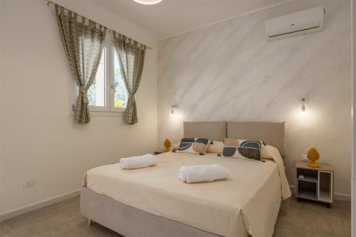 14th Oasis Family Room In Villa With Pool Near Palermoにあるベッド