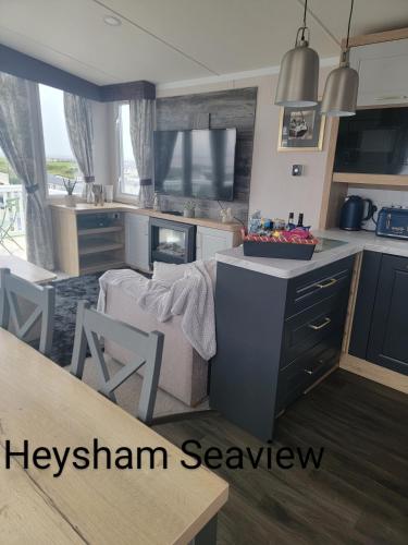Kuchyň nebo kuchyňský kout v ubytování Heysham seaview