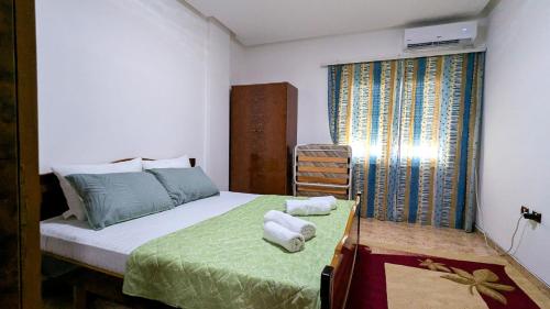 Near the Waves,Durrës