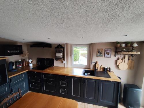 Küche/Küchenzeile in der Unterkunft Le mazet des Galinières