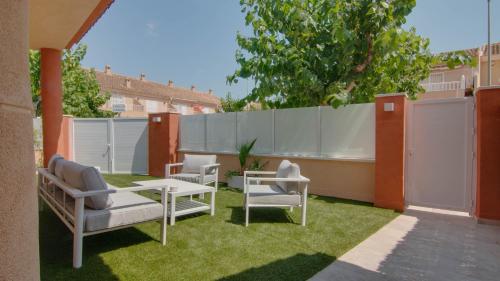 1 minute from the beach, Calle Canoa