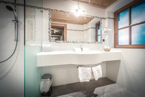 Salle de bains dans l'établissement HAUSEREI Design & Kräuterhotel