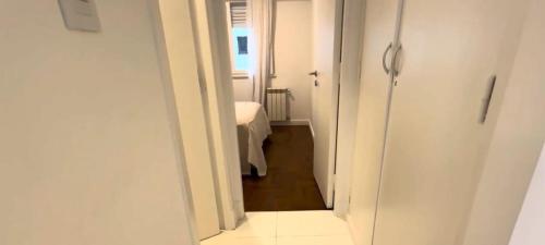 Ένα μπάνιο στο Paso disponible