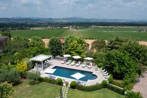 Boutique Hotel al Grappolo d'Oroの敷地内または近くにあるプール