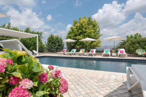 Boutique Hotel al Grappolo d'Oroの敷地内または近くにあるプール