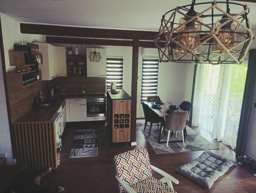 Η κουζίνα ή μικρή κουζίνα στο Holiday home Alen
