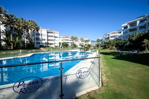 MARBELLA BANUS SUITES - Banús - Playa Rocio - Beach Access Complex -2BD-2BA - Direct Access to the Sea - Outdoor Terrace - 3 min Walk to Puerto Banús Marina - Walk to Beach & El Corte Ing Luxury Shopping - Ideal for Families