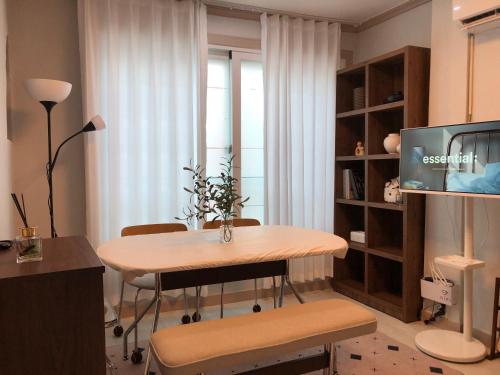 Ruang duduk di IL-rang stay #New #Station #Cozy #Koreanstyle