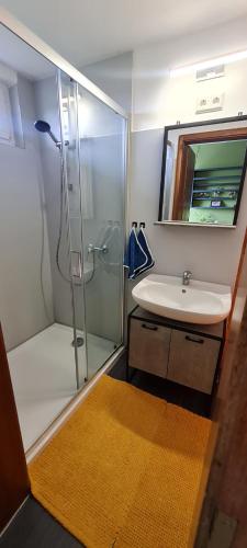Bilik mandi di Gästehaus Mohr