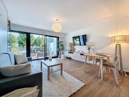 Stella, Studio Beige et Plage