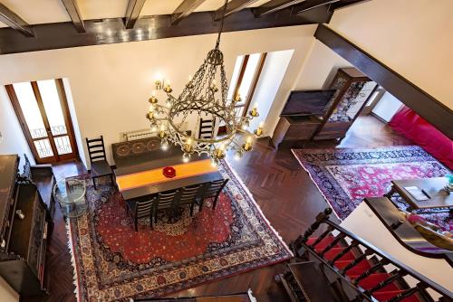 Posezení v ubytování Elegant Central Large House F1F2