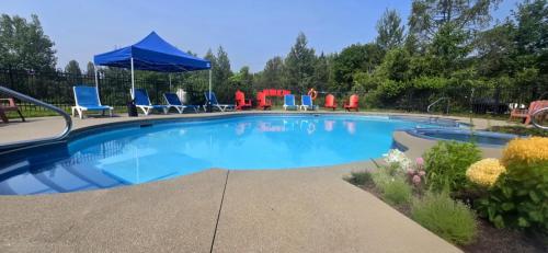 Piscina en o cerca de Condo Hôtel Magog Orford