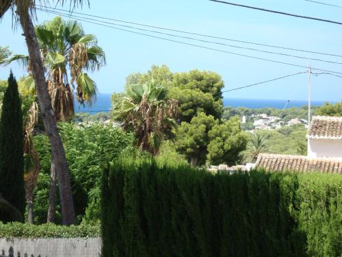 a view of the ocean from the house at "VILLA VISTA JAVEA" - Habitaciones vacacionales in Jávea