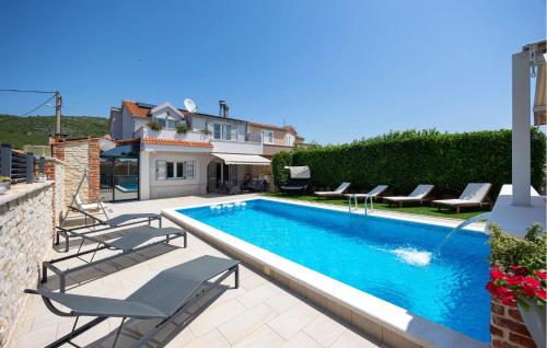 Beautiful Home In Sestanovac